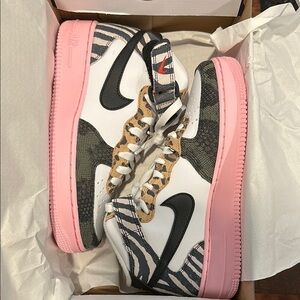 Nike Women’s Air Force 1 Mid
